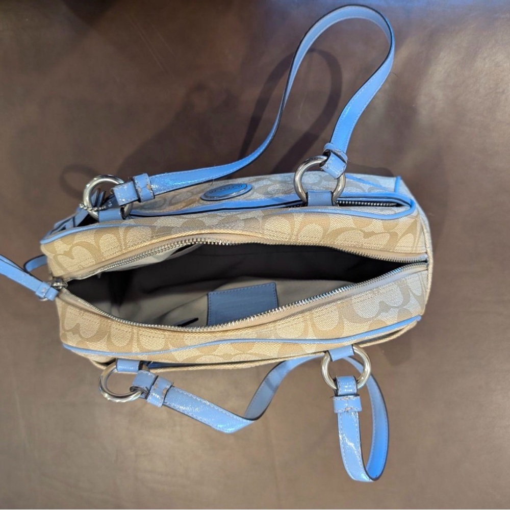 Coach Cream and Light Blue Shoulder Bag - Picture 2 of 5